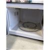 Image 5 : 2 DANBY MICROWAVES