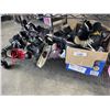 Image 1 : LARGE LOT OF ICE HOCKEY SKATES
