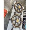 Image 4 : 2 PROP BOAT STEERING WHEELS AND WORLD FAMOUS THE EVEREST BACKPACK