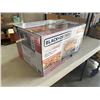 Image 3 : BLACK AND DECKER 4-SLICE AIR FRYER TOASTER OVEN - TESTED WORKING, RETAIL $179