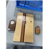 Image 2 : HUGE LOT OF HANDCRAFTED WOOD ITEMS INCLUDING CLOCKS, POST IT NOTE HOLDERS, DESK ITEMS AND MORE