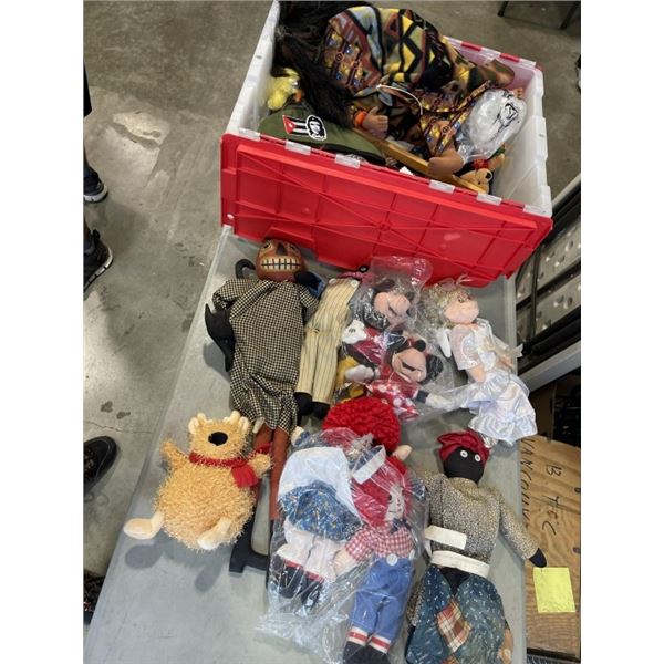 TOTE OF COLLECTIBLE DOLLS AND TY BEANI BABIES ETC