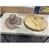 Image 1 : INDIAN DRUM AND LIGHT GRAY COWBOY HAT