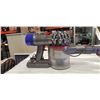 Image 2 : DYSON V8 WITH CHARGER AND BATTERY. WORKING