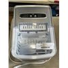 Image 3 : AS NEW INSIGNIA 26LB PORTABLE ICE MAKER - TESTED WORKING, RETAIL $199