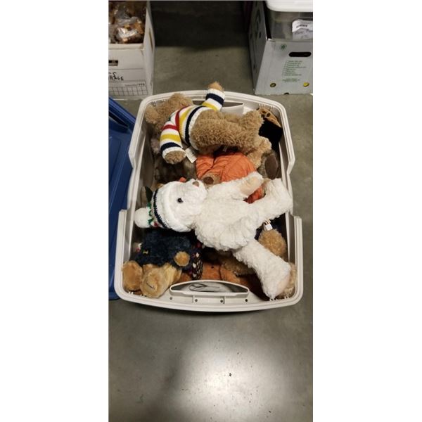 2 VINTAGE HUDSONS BAY DOLLS AND TOTE OF COLLECTOR DOLLS AND STUFIES