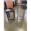 Image 1 : METAL AND WOOD PLANTSTANDS
