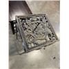 Image 2 : METAL AND WOOD PLANTSTANDS