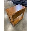 Image 4 : 2 VINTAGE SIDE TABLES