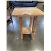 Image 5 : 2 VINTAGE SIDE TABLES