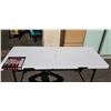 Image 2 : 6 FOOT COMMERCIAL FOLD-IN-HALF TABLE