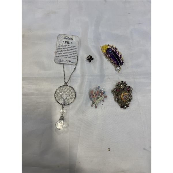 2 PINS, 2 BROOCHES AND CRYSTAL TREE HANGER
