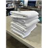 Image 3 : 6 NEW WHITE BATH TOWELS