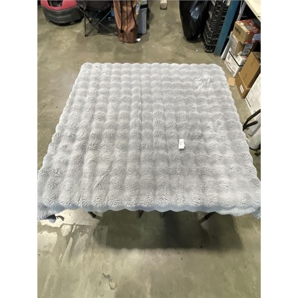 LARGE HOUSE & HOME THROW BLANKET