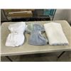 Image 1 : 1 NEW WHITE BATH TOWEL AND TWO  PACKS HAND TOWELS