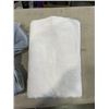 Image 2 : 1 NEW WHITE BATH TOWEL AND TWO  PACKS HAND TOWELS
