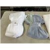 Image 4 : 1 NEW WHITE BATH TOWEL AND TWO  PACKS HAND TOWELS