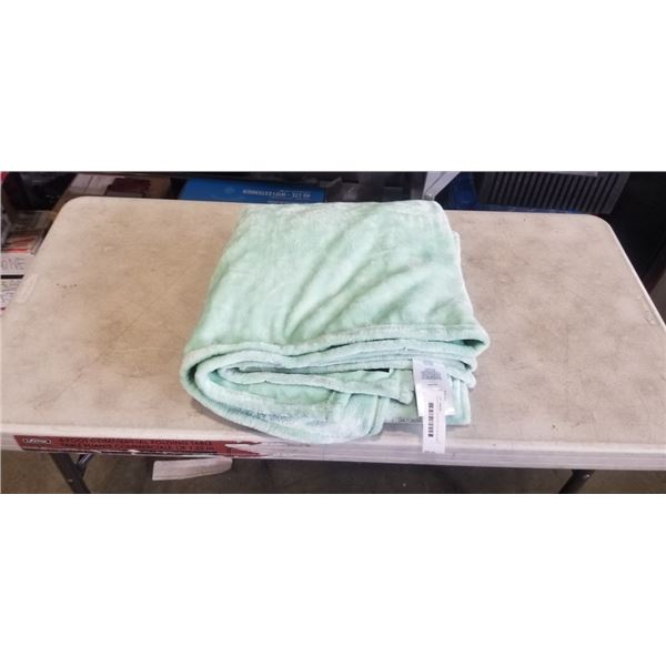 AS NEW KATE SPADE POLYESTER BLANKET