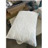 Image 2 : NEW MARTHA STEWART MEMORY FOAM PILLOW AND BELOW ZERO PILLOW