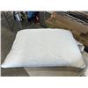 Image 3 : NEW MARTHA STEWART MEMORY FOAM PILLOW AND BELOW ZERO PILLOW