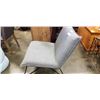 Image 3 : GREY FABRIC ACCENT CHAIR STRUCTUBE