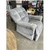 Image 2 : GREY LIFT CHAIR