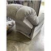 Image 3 : GREY LIFT CHAIR