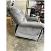 Image 4 : GREY LIFT CHAIR
