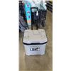 Image 1 : NEW IGLOO MAXCOLD 58 LITRE FILLY INSULATED COOLER WITH WHEELS