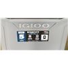 Image 3 : NEW IGLOO MAXCOLD 58 LITRE FILLY INSULATED COOLER WITH WHEELS