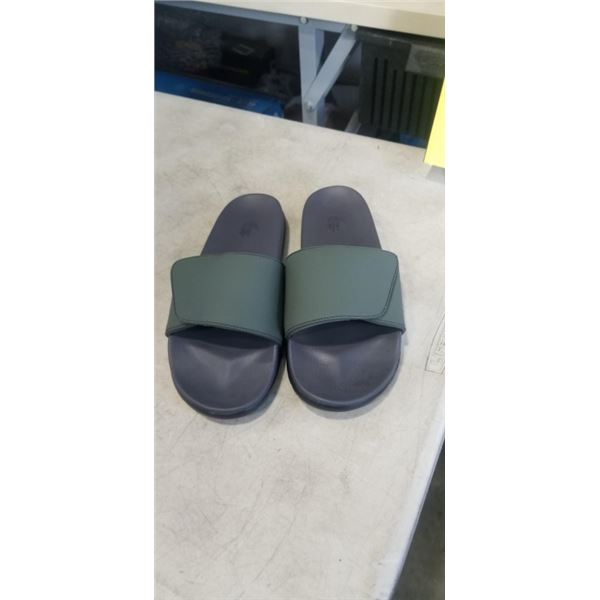 NEW PAIR OF BODY GLOVE UNISEX COMFORT SLIDES. SIZE 9 US