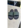 Image 1 : NEW PAIR OF BODY GLOVE UNISEX COMFORT SLIDES. SIZE 9 US