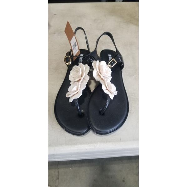 NEW MELISSA BLACK WOMANS SLIPPERS. SIZE 8 WOMANS