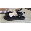 Image 3 : NEW MELISSA BLACK WOMANS SLIPPERS. SIZE 8 WOMANS