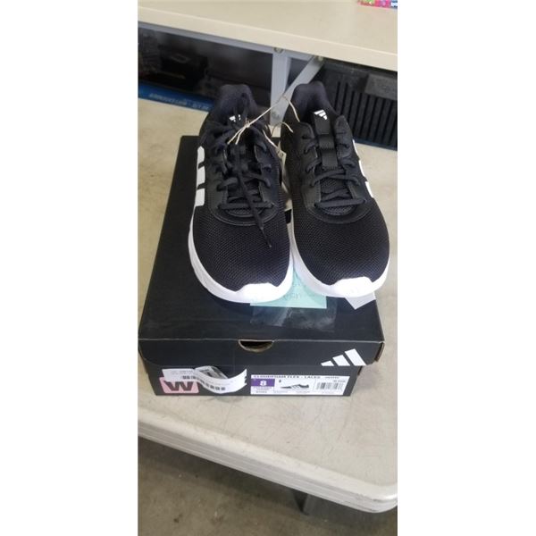 NEW PAIR OF ADIDAS CLOUDFOAM FLEX WOMANS SHOES. SIZE 8 US