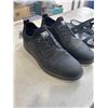 Image 3 : STEVE MADDEN BLACK MENS SHOES, SIZE 11 US, AND BLACK CROCS SIZE US 10