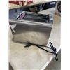 Image 3 : AS NEW BLACK AND DECKER 2 SLICE TOASTER - TESTED WORKING
