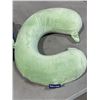 Image 5 : BOX OF NEW NECK PILLOWS