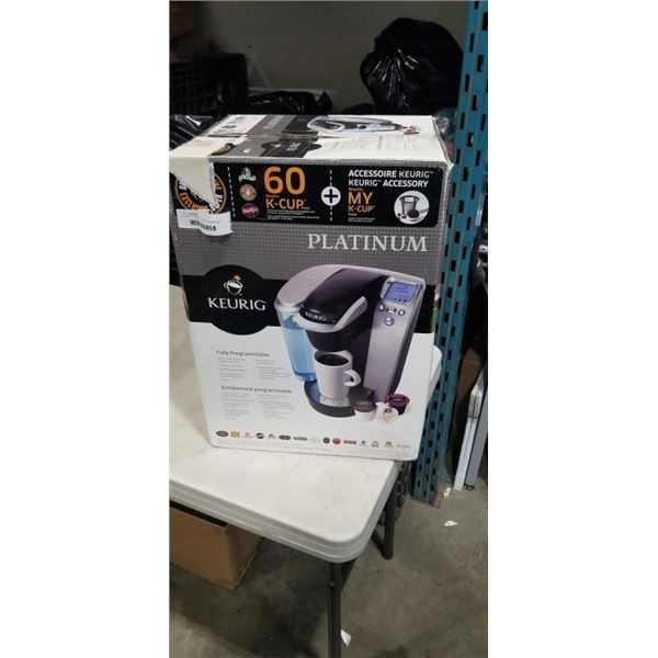 KEURIG PLATINUM FULLY PROGRAMMABLE COFFEE BREWER. WORKING