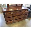 Image 5 : 9 DRAWER DRESSER W/ MIRROR