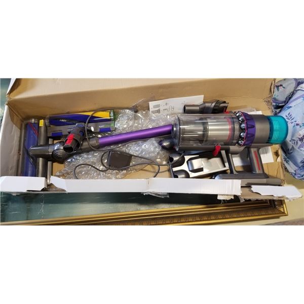 DYSON GEN5 DETECT CORDLESS STICK VACUUM - TESTED WORKING, RETAIL $1199