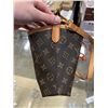 Image 2 : UNAUTHENTIC LV PURSE AND WALLET