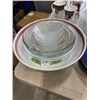 Image 3 : LOT OF VINTAGE DISHES, MUGS, MIXING BOWLS, ETC