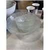 Image 4 : LOT OF VINTAGE DISHES, MUGS, MIXING BOWLS, ETC