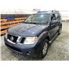 Image 3 : PARKSVILLE - 2010 NISSAN PATHFINDER BLUE 232474 KMS - 612101-3