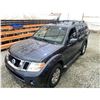 Image 4 : PARKSVILLE - 2010 NISSAN PATHFINDER BLUE 232474 KMS - 612101-3