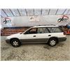 Image 23 : PARKSVILLE - 1997 SUBARU LEGACY WHITE 268900 KMS - 601279-2