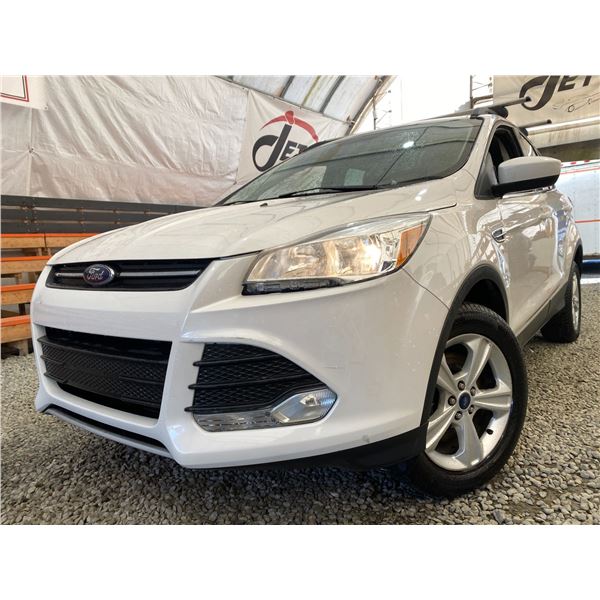 PARKSVILLE - 2016 FORD ESCAPE WHITE  KMS - C46858-2