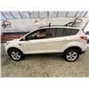 Image 23 : PARKSVILLE - 2016 FORD ESCAPE WHITE  KMS - C46858-2
