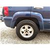 Image 11 : PARKSVILLE - 2004 JEEP LIBERTY BLUE 259270 KMS - 309616-3